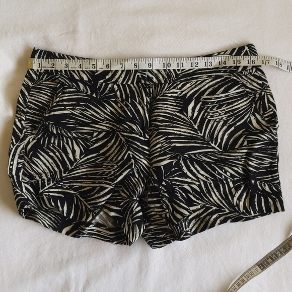 audrey & celine linen rayon blend palm print shorts size 6 - Picture 6 of 10